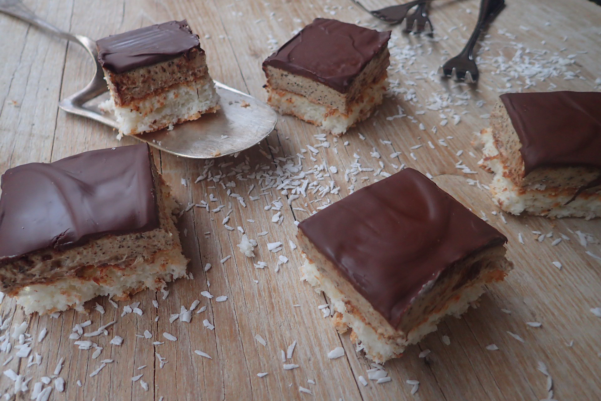 Kokosovo kávový zákusok