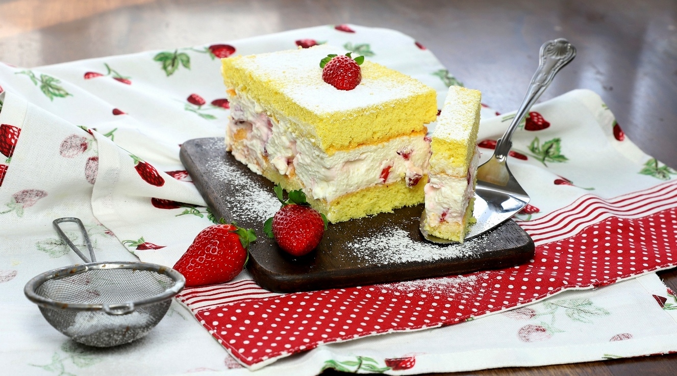 Bezlepkový piškótový koláč